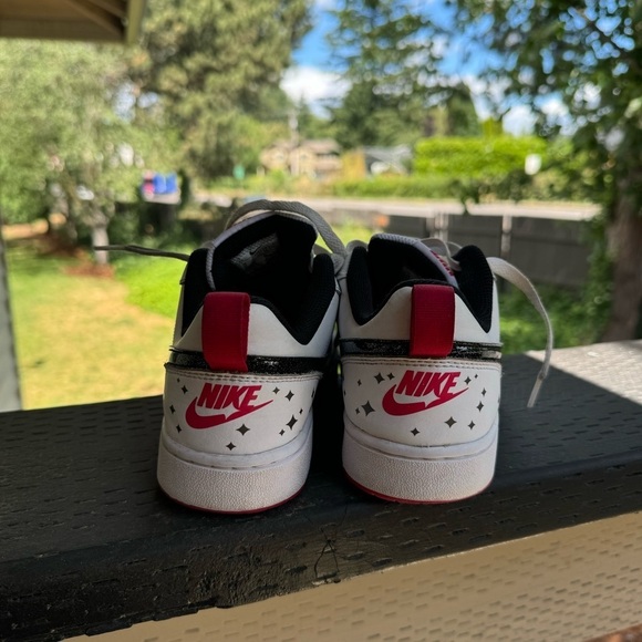 Nike Kids Court Borough‎ 2 SE White Very Berry Size 5.5Y - Picture 5 of 9
